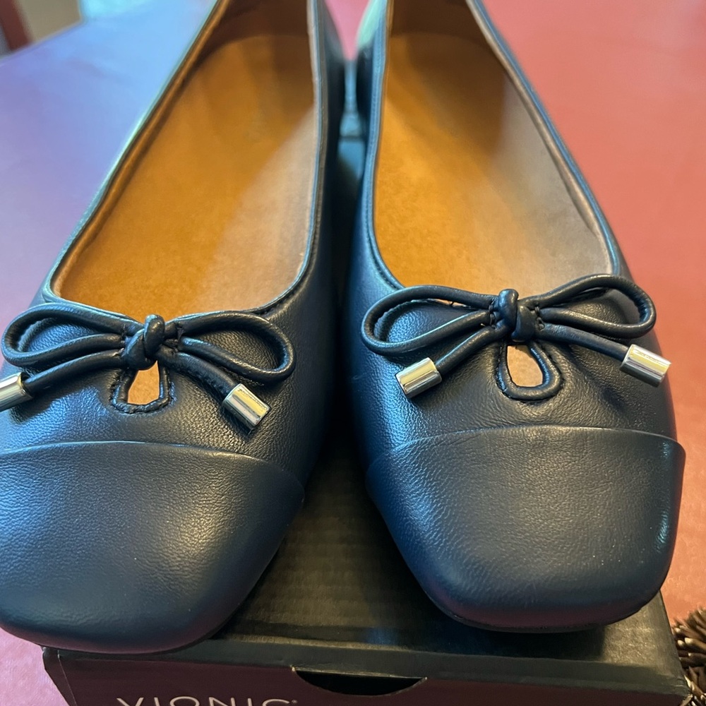 Women’s Vionic Navy Klara